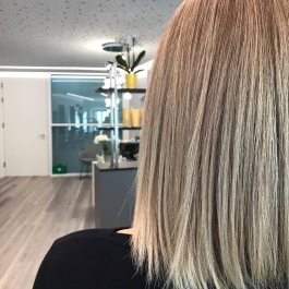 STRÄHNCHEN & BALAYAGE